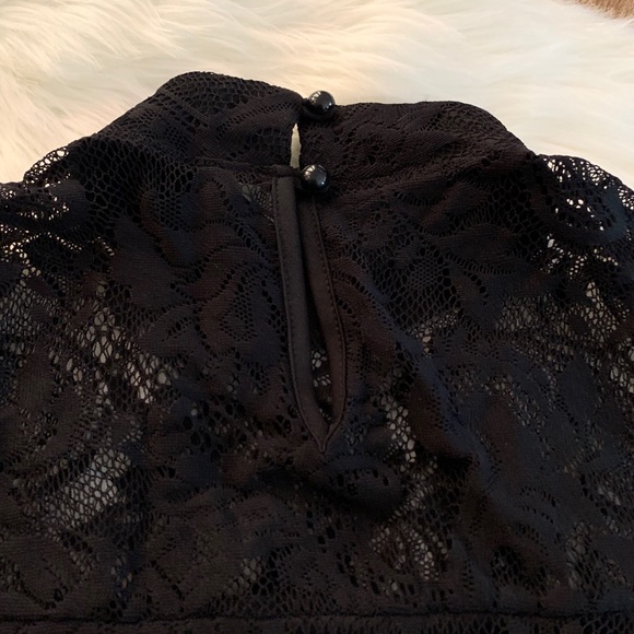 Forever 21 laced top - Picture 3 of 4